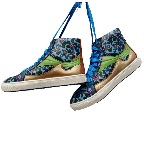 NWOB Coach Pointed Toe Floral Leather Hightop, size 7 - Picture 1 of 9